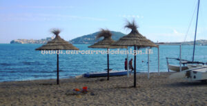 LAVORAZIONI 37 Ombrelloni in paglia