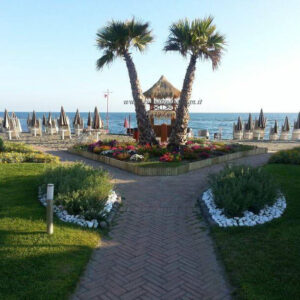 LAVORAZIONI 87 Chiosco in paglia 'Salus Beach-(Ostia)