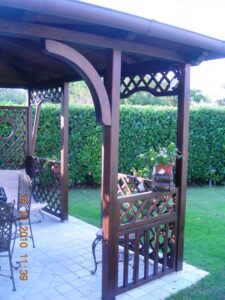 LAVORAZIONI 75 Gazebo in legno completo di griglie 'Terrazza privata'