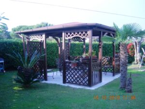 LAVORAZIONI 24 Gazebo in legno completo di griglie 'Terrazza privata'