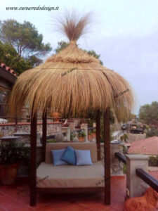 LAVORAZIONI 19 gazebo in paglia terrazza privata 1